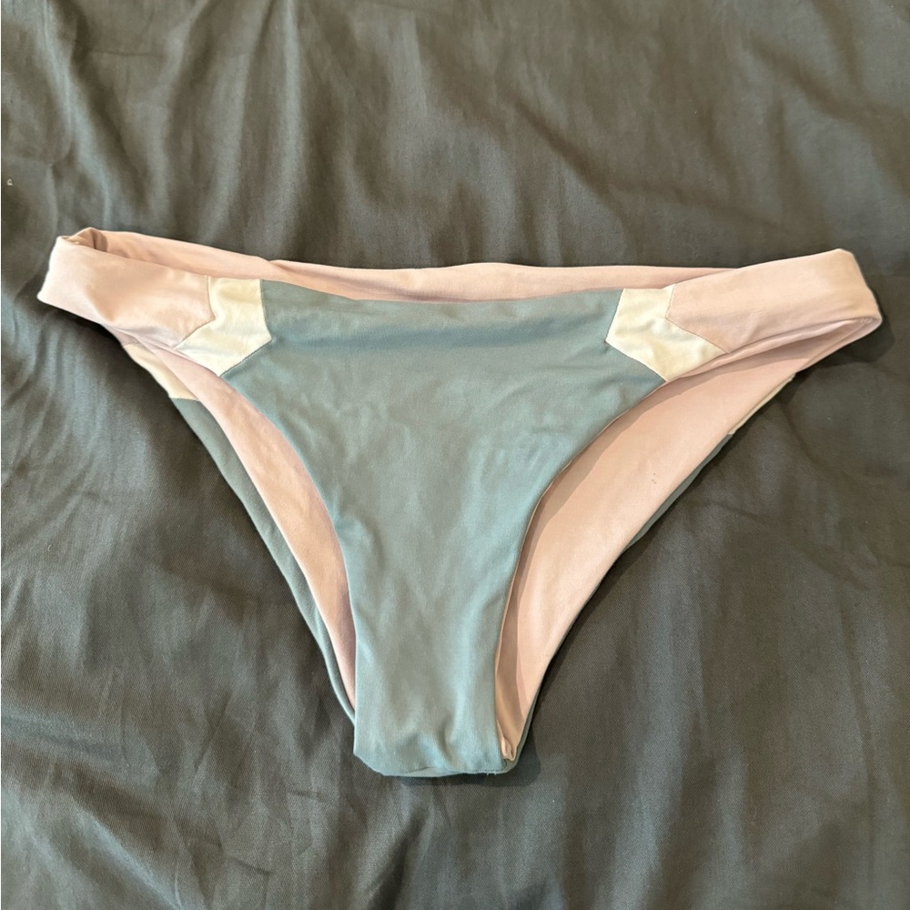 L space bikini bottoms